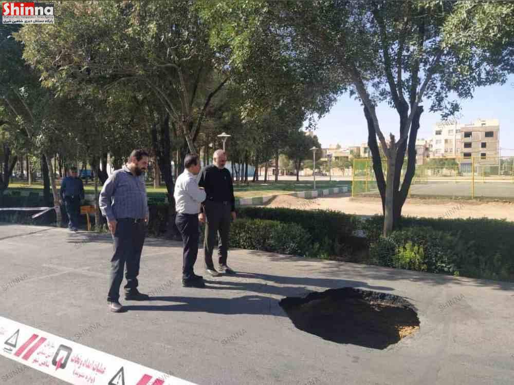 مسیر ورودی شرقی شاهین شهر از سمت میدان امام حسین (ع) به علت ریزش قسمتی از شبکه فاضلاب تا اطلاع ثانوی مسدود است.