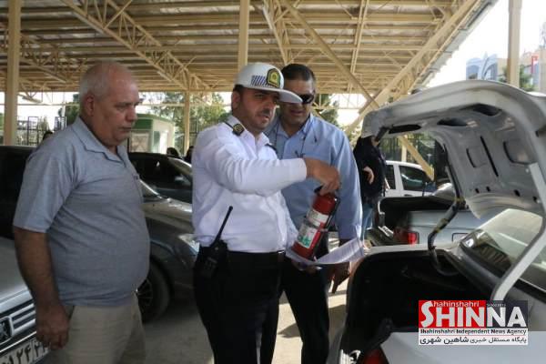سرویس های دانش آموزی شاهین شهر معاینه فنی شدند