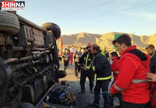 تصادف مرگبار مینی بوس دانشجویان شاهین شهری دانشگاه آزاد خمینی شهر