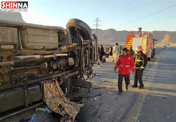تصادف مرگبار مینی بوس دانشجویان شاهین شهری دانشگاه آزاد خمینی شهر