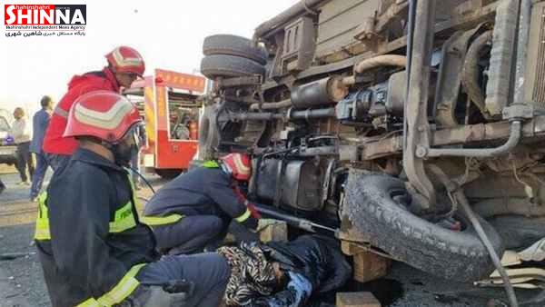 تصادف مرگبار مینی بوس دانشجویان شاهین شهری دانشگاه آزاد خمینی شهر